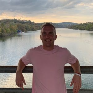 Meet your Posher, Derek